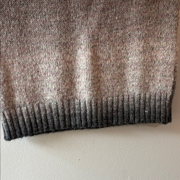 Charlotte Russe Ombre Gray Knit Sweater - Picture 5 of 6